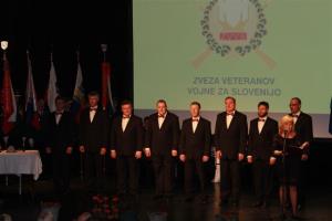  Šoštanjski veterani razvili prapor