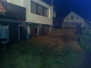 Zaradi plazu evakuirane tri hiše