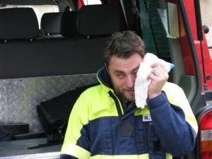 poškodovani gasilec - resnična poškodba, ki ni bila del vaje