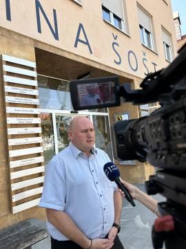 Župan daje izjavo za RTV SLO