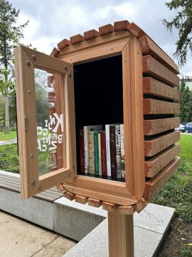 Knjigobežnica v Kajuhovem parku