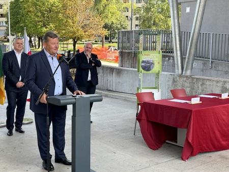 Minister Aleksander Jevšek