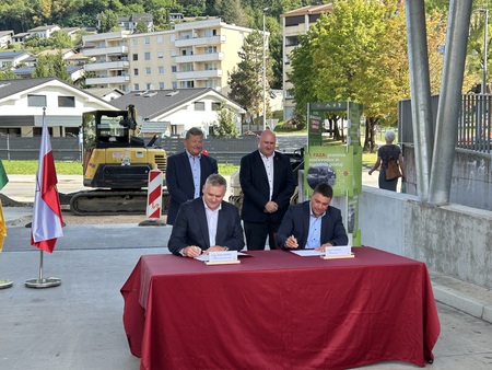 Podpis pogodbe za sofinanciranje preobrazbe daljinskega ogrevanja