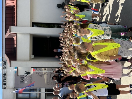 86 otrok je danes prvič prestopilo šolski prag