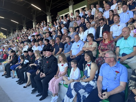 Častna tribuna